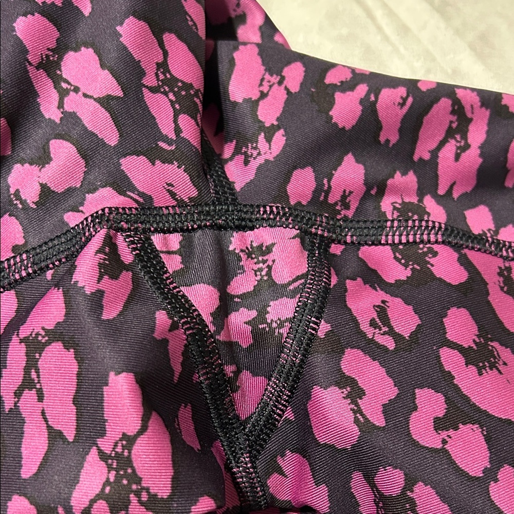 🪗lululemon athletica Leggings Drop it like it’s hot cherry cheetah violet (8).. - Picture 11 of 11